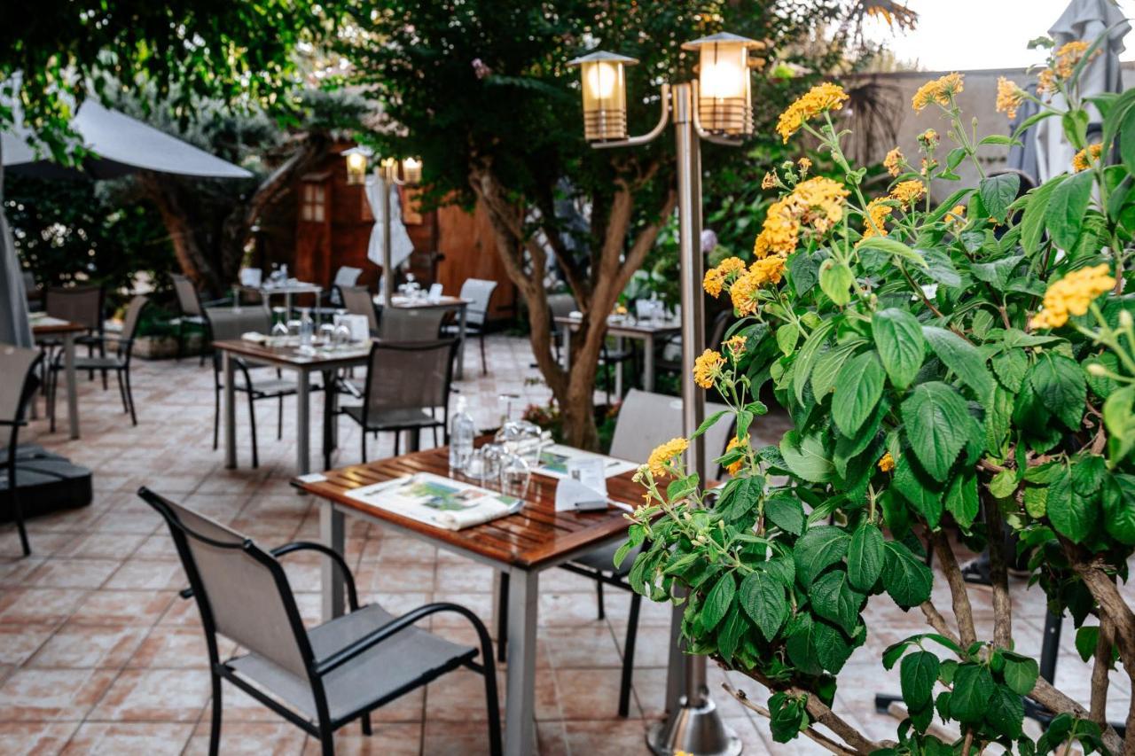 Hôtel Le Tivoli Vic-en-Bigorre Esterno foto