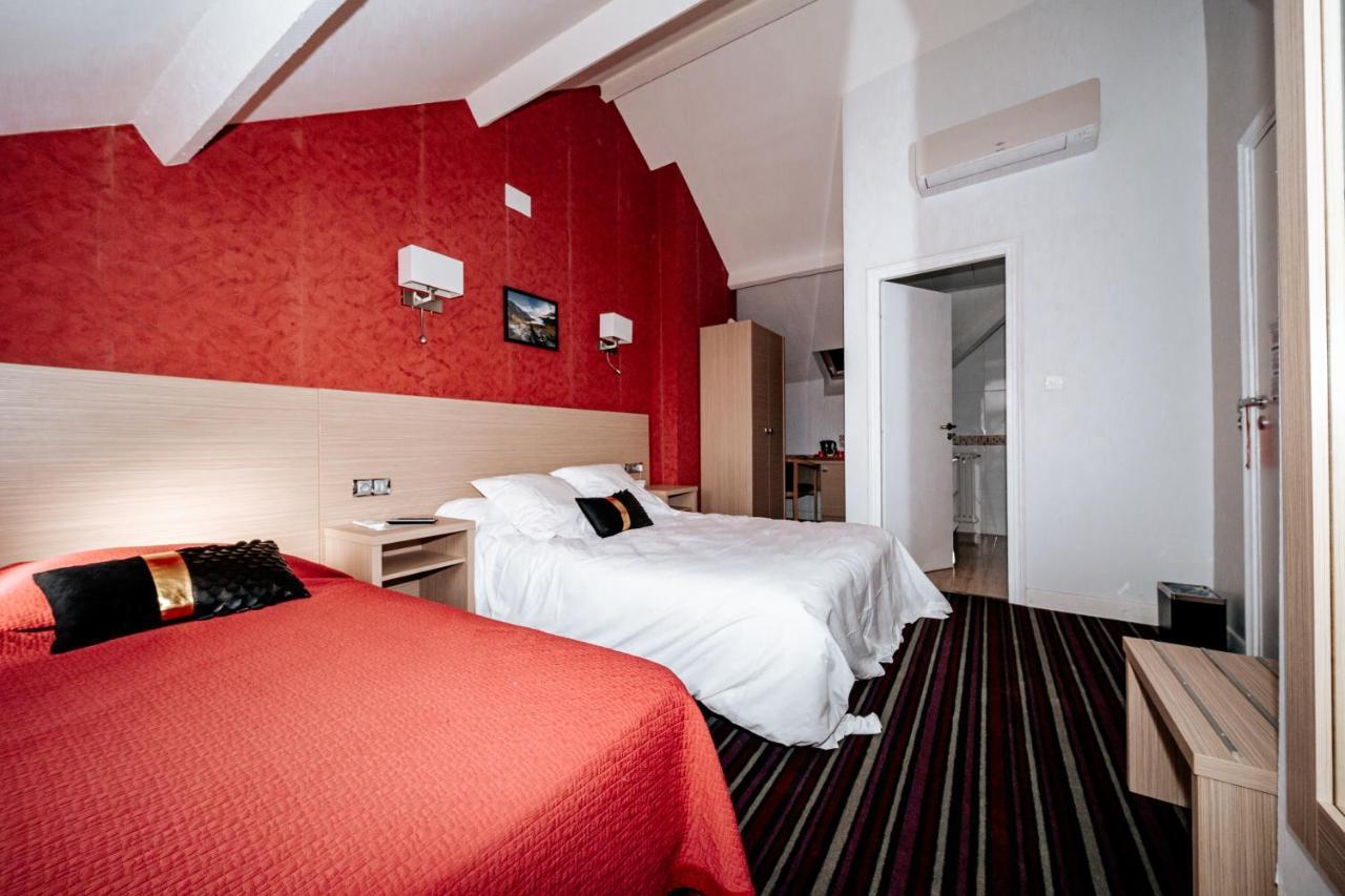 Hôtel Le Tivoli Vic-en-Bigorre Esterno foto